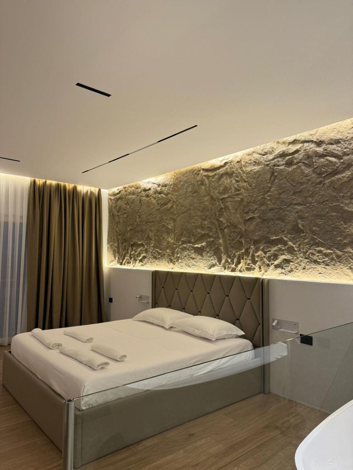 Hotel Jurgen Lezhë 外观 照片