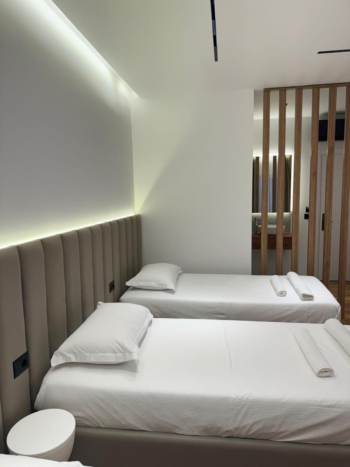 Hotel Jurgen Lezhë 外观 照片