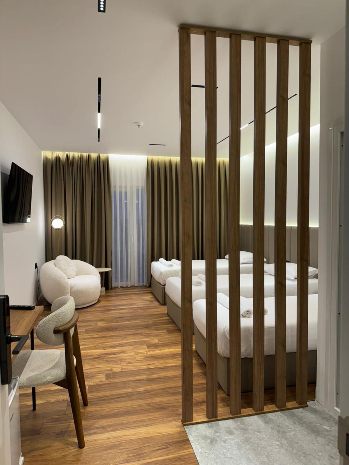 Hotel Jurgen Lezhë 外观 照片