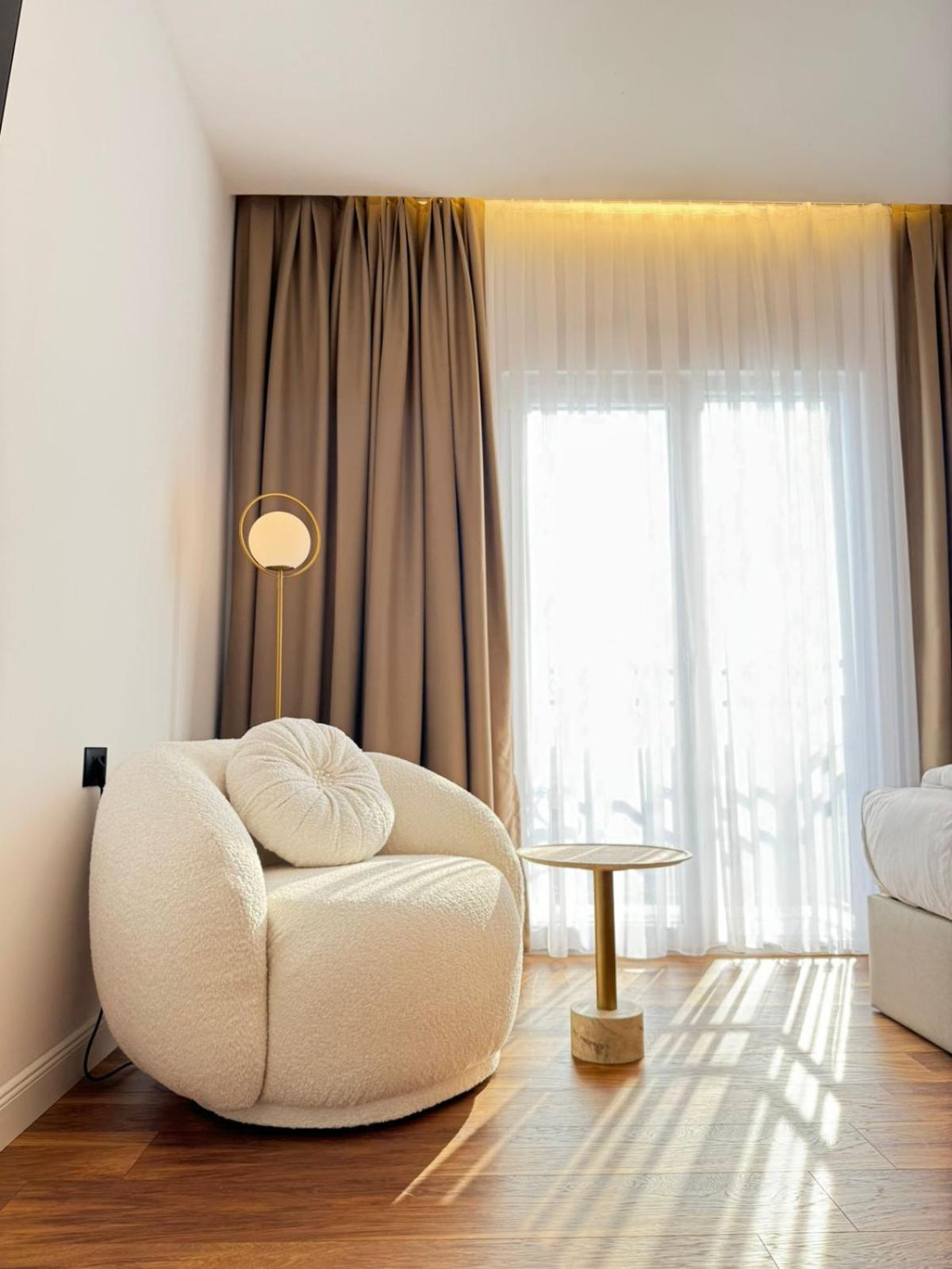 Hotel Jurgen Lezhë 外观 照片