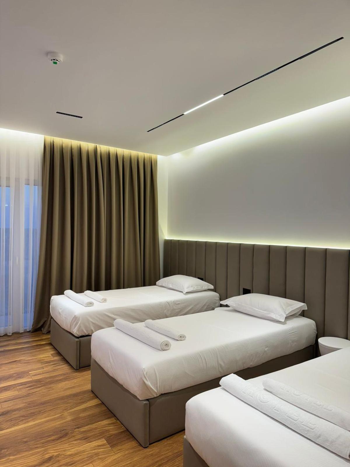 Hotel Jurgen Lezhë 外观 照片