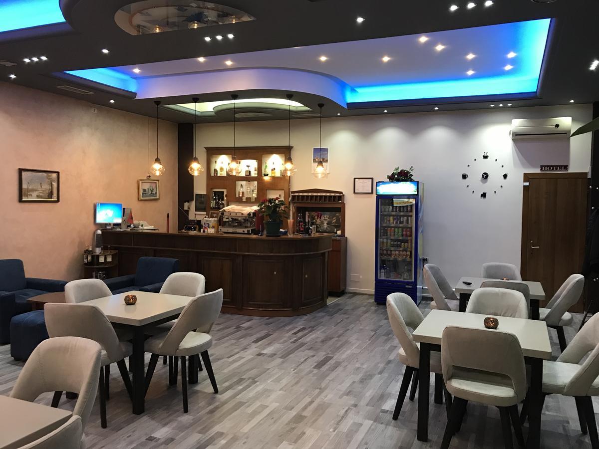 Hotel Jurgen Lezhë 外观 照片